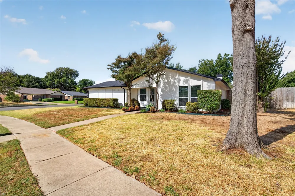 3101 Whisperwood Lane Bedford, TX 76021