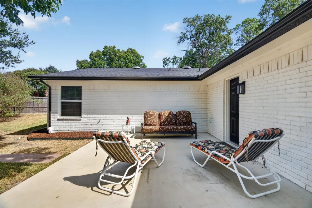 3101 Whisperwood Lane Bedford, TX 76021