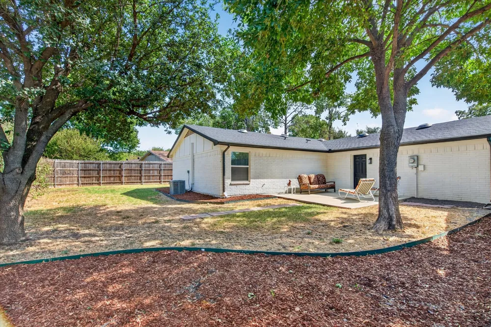 3101 Whisperwood Lane Bedford, TX 76021