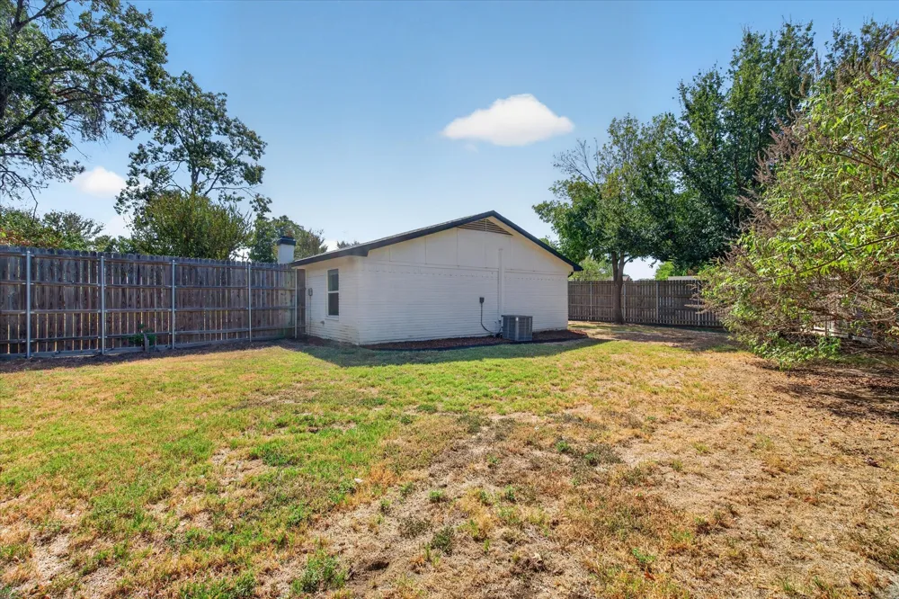 3101 Whisperwood Lane Bedford, TX 76021