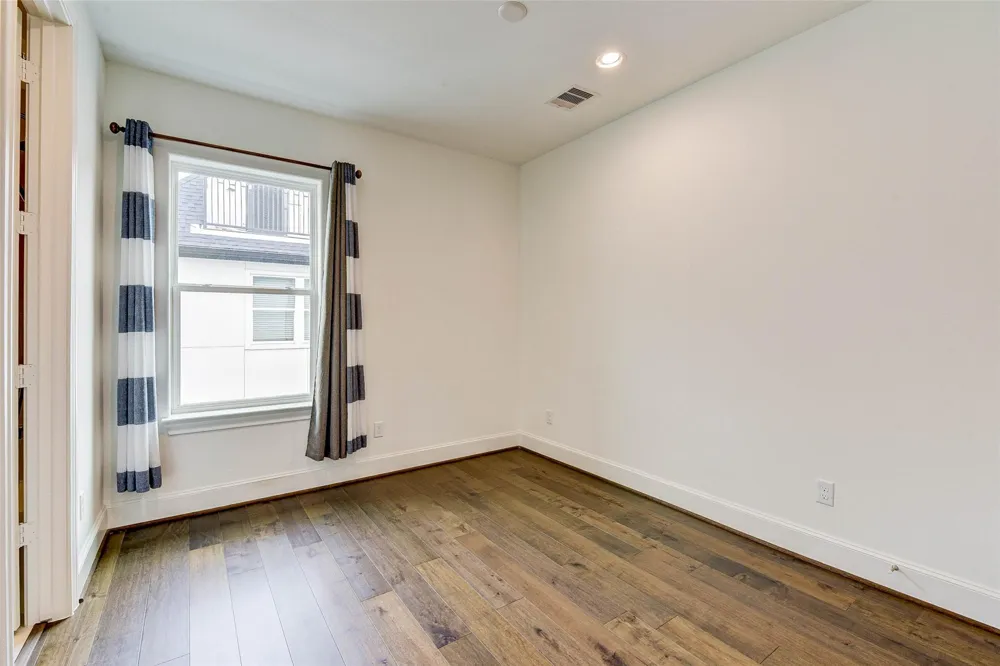2724 Dolce Oaks Drive Houston, TX 77007