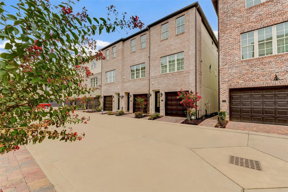 2724 Dolce Oaks Drive Houston, TX 77007