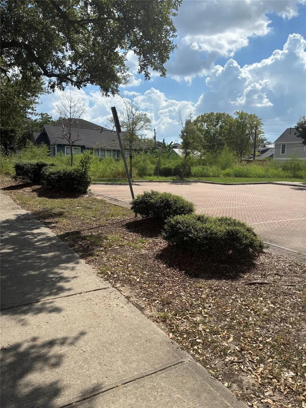 1143 Yale Street Hockley, TX 77008