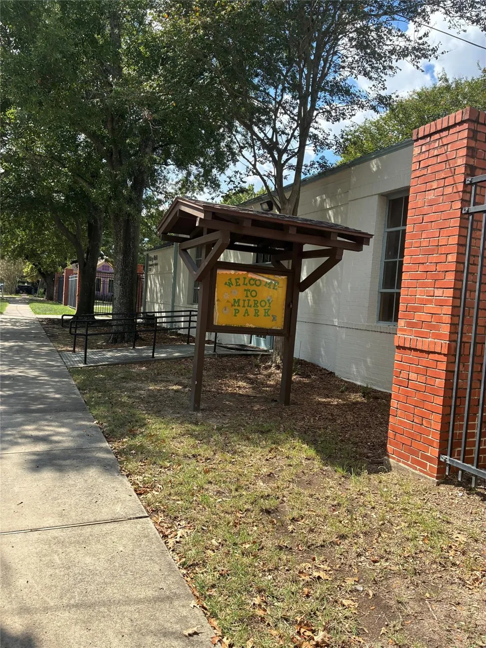 1143 Yale Street Hockley, TX 77008