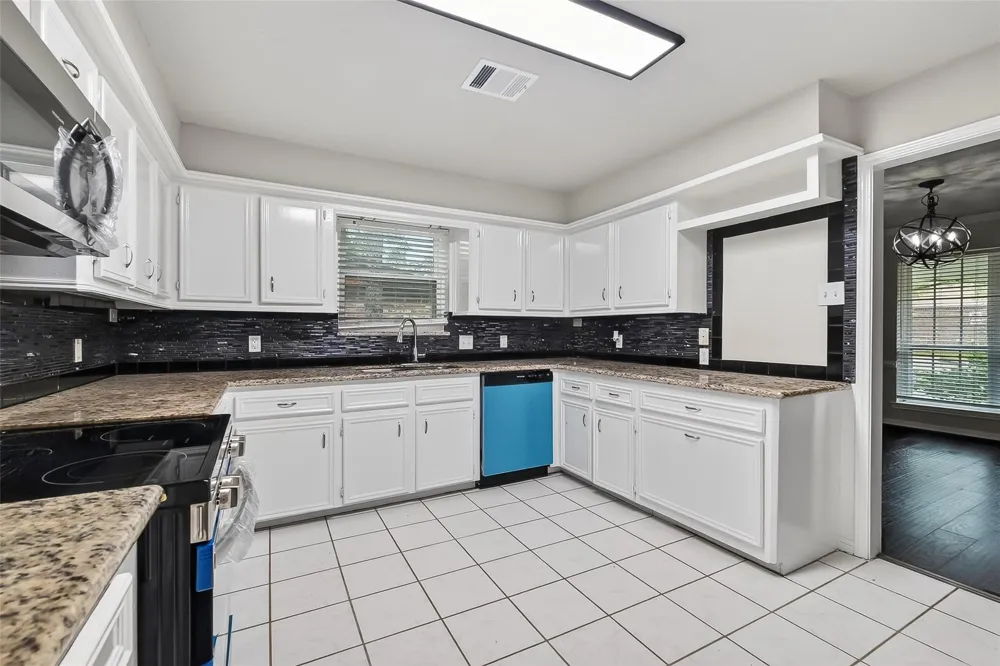 2402 Oak Shores Drive Houston, TX 77339