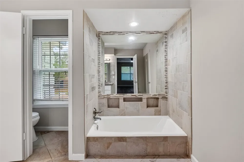 2402 Oak Shores Drive Houston, TX 77339