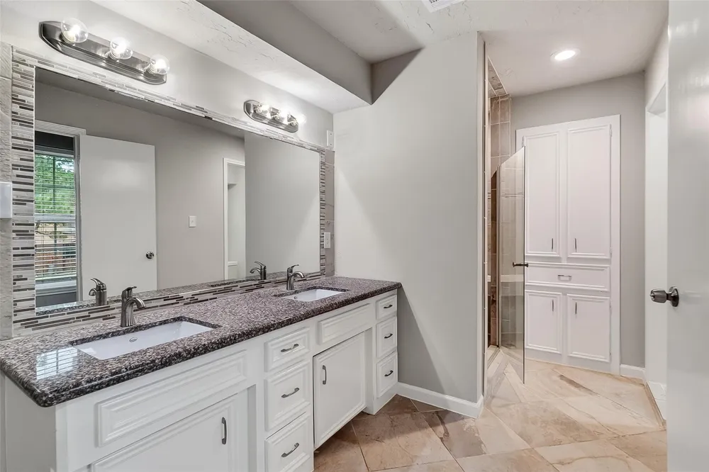 2402 Oak Shores Drive Houston, TX 77339