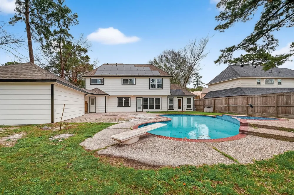 2402 Oak Shores Drive Houston, TX 77339