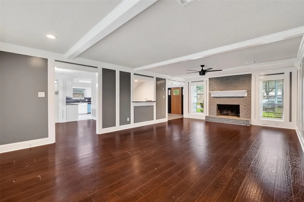 2402 Oak Shores Drive Houston, TX 77339