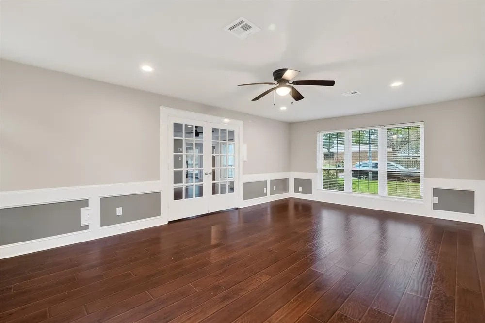 2402 Oak Shores Drive Houston, TX 77339
