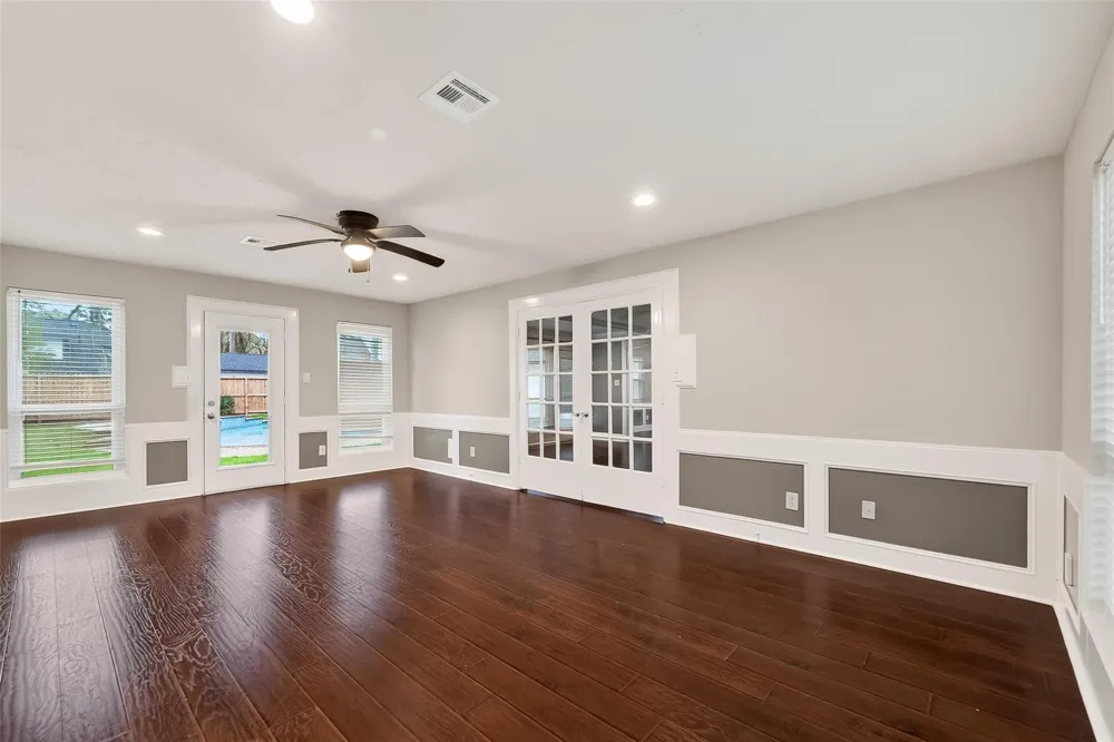 2402 Oak Shores Drive Houston, TX 77339
