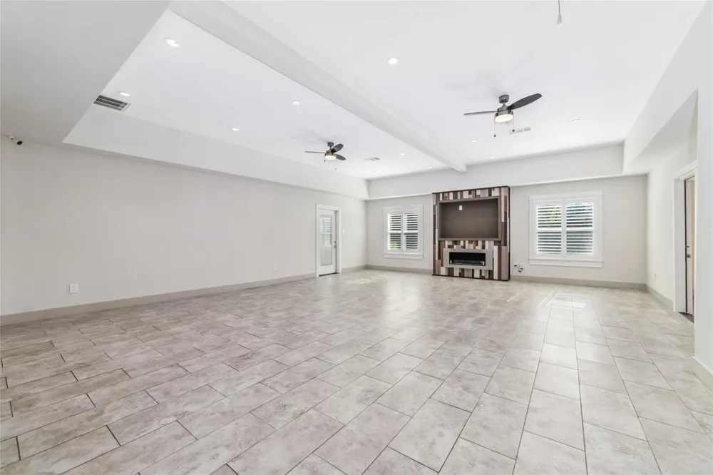 9400 Spring Branch Drive Houston, TX 77080