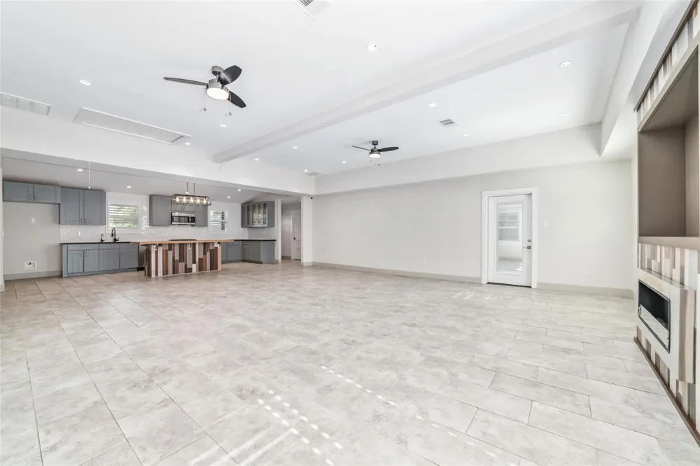 9400 Spring Branch Drive Houston, TX 77080