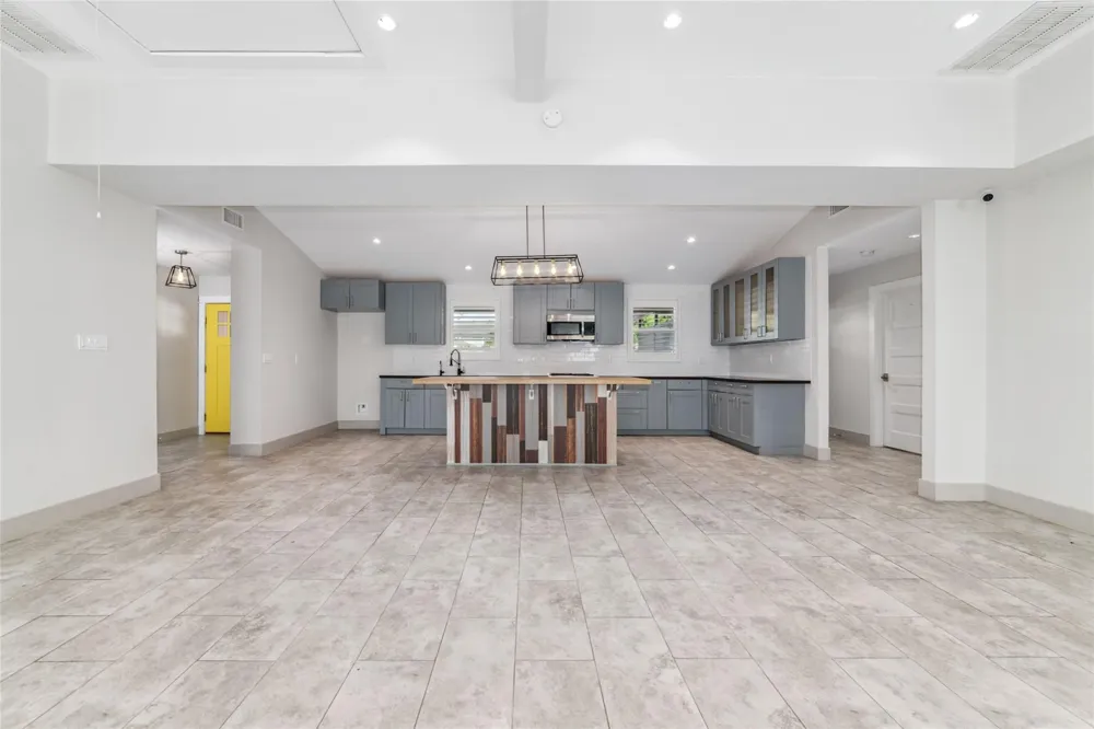 9400 Spring Branch Drive Houston, TX 77080