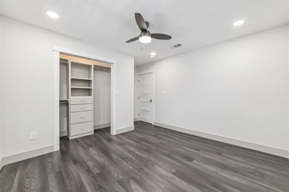 9400 Spring Branch Drive Houston, TX 77080