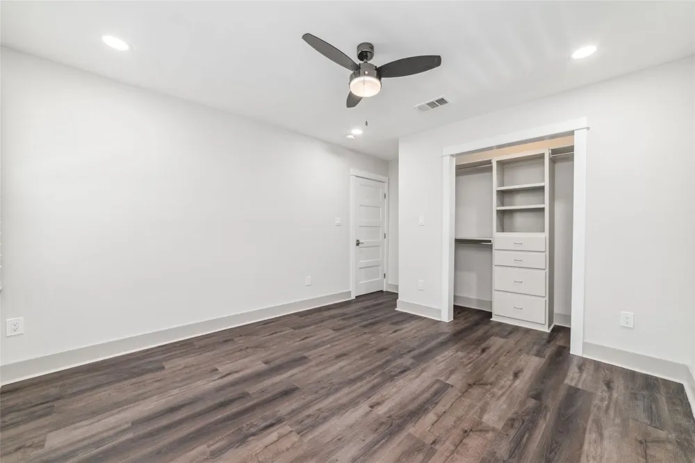 9400 Spring Branch Drive Houston, TX 77080