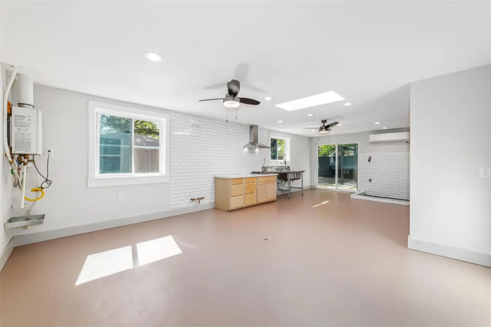 9400 Spring Branch Drive Houston, TX 77080