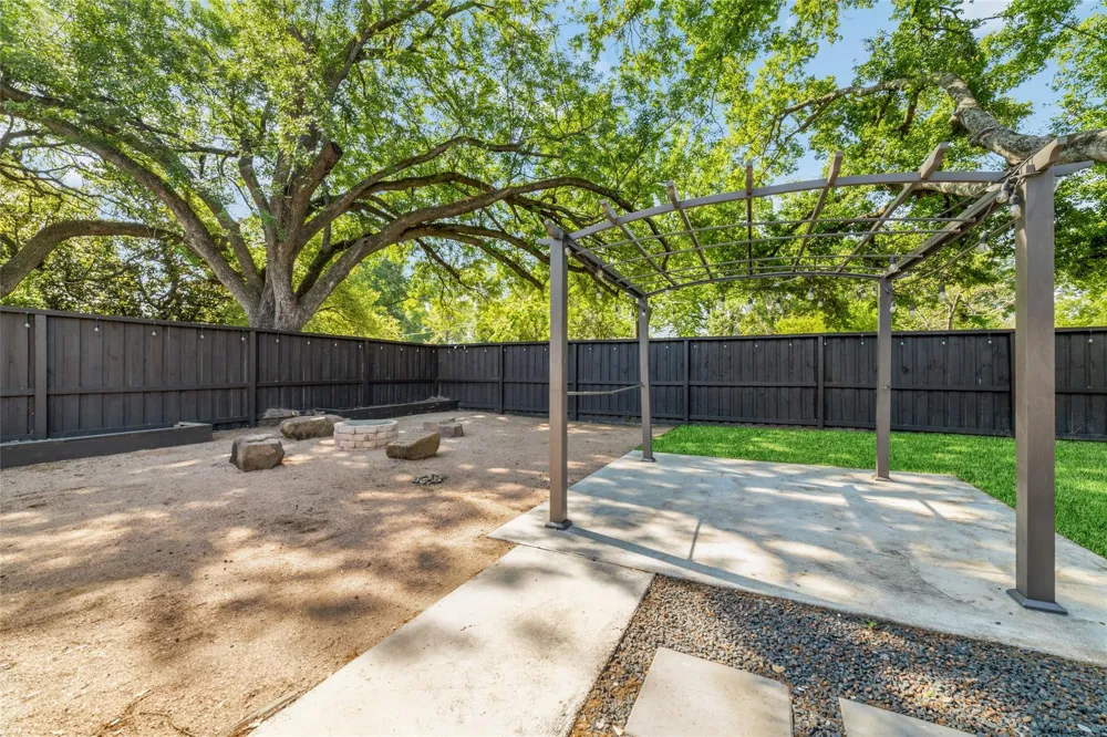 9400 Spring Branch Drive Houston, TX 77080
