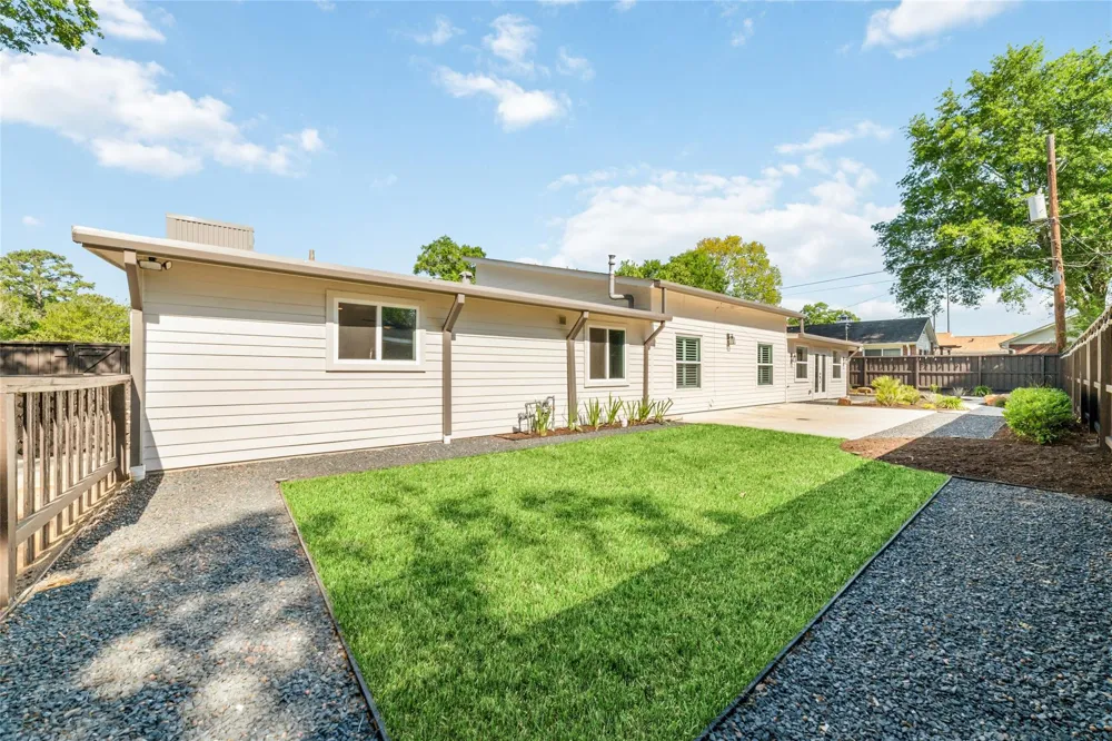 9400 Spring Branch Drive Houston, TX 77080