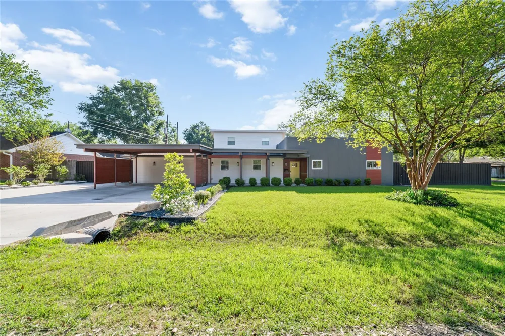 9400 Spring Branch Drive Houston, TX 77080