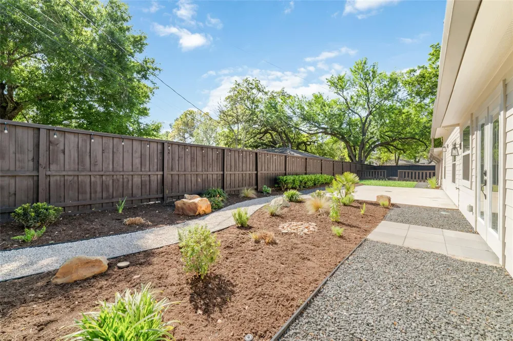 9400 Spring Branch Drive Houston, TX 77080