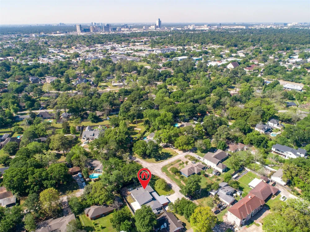 9400 Spring Branch Drive Houston, TX 77080