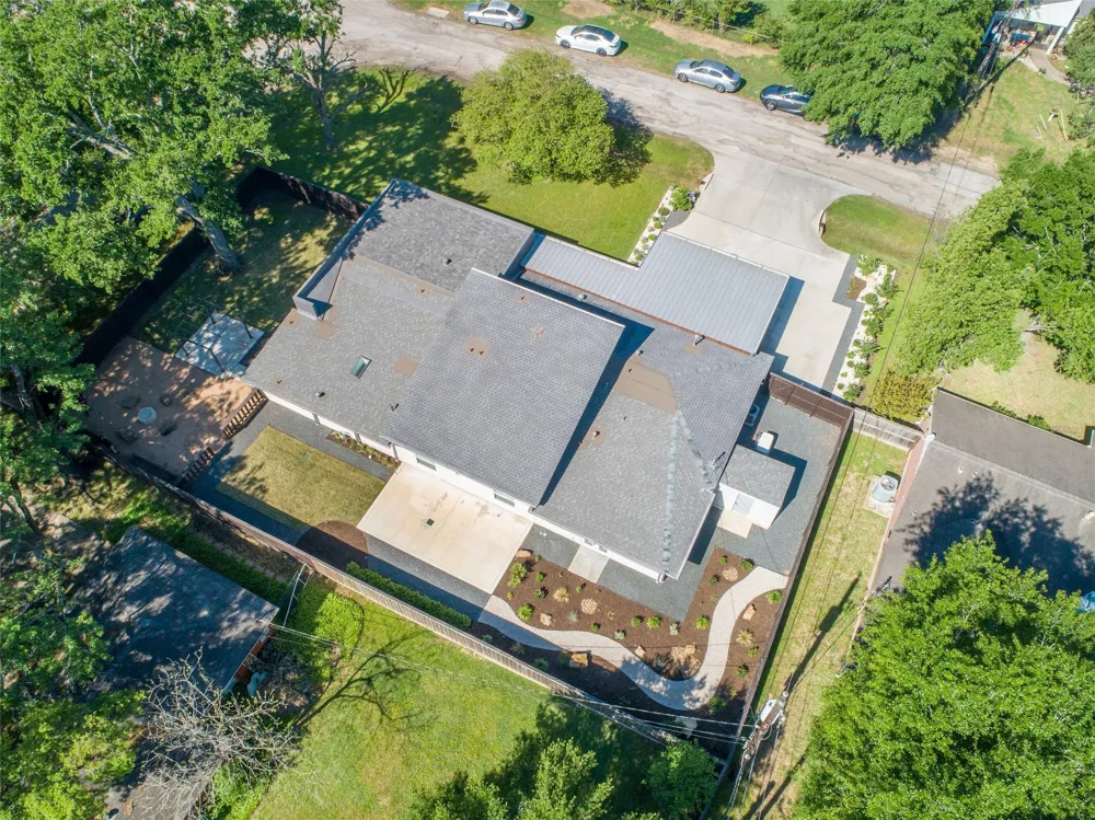 9400 Spring Branch Drive Houston, TX 77080