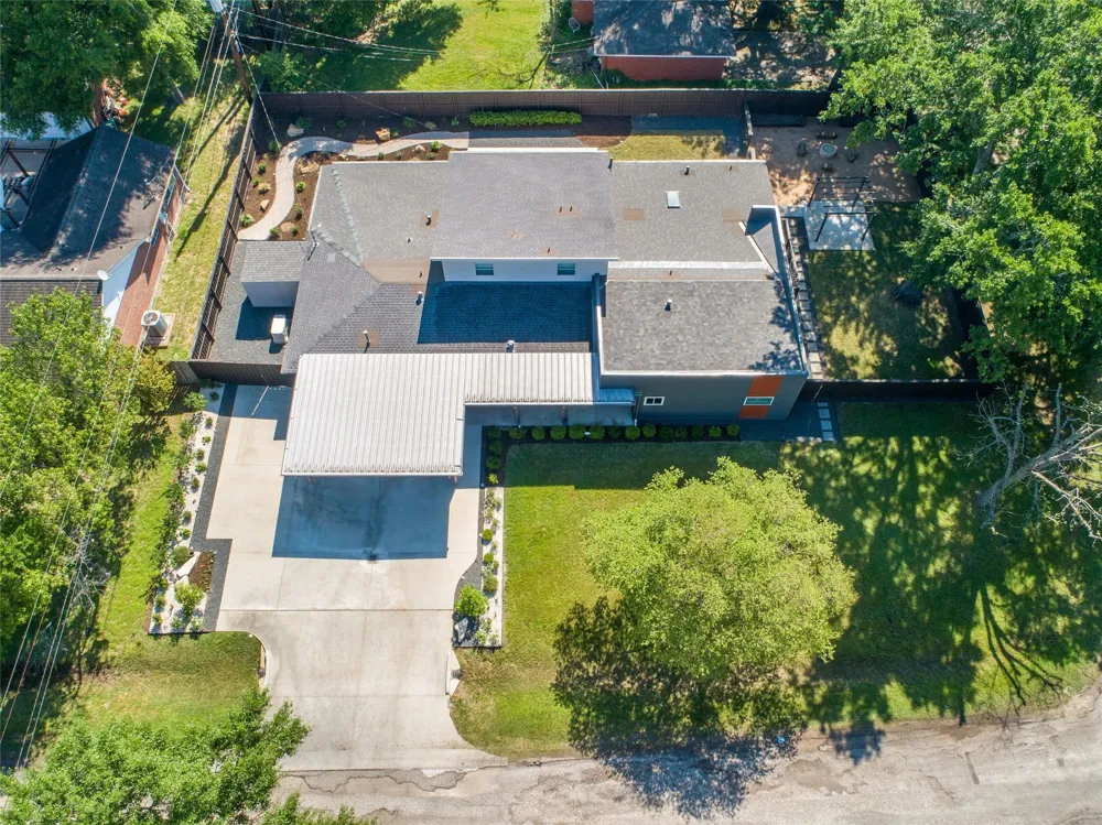 9400 Spring Branch Drive Houston, TX 77080