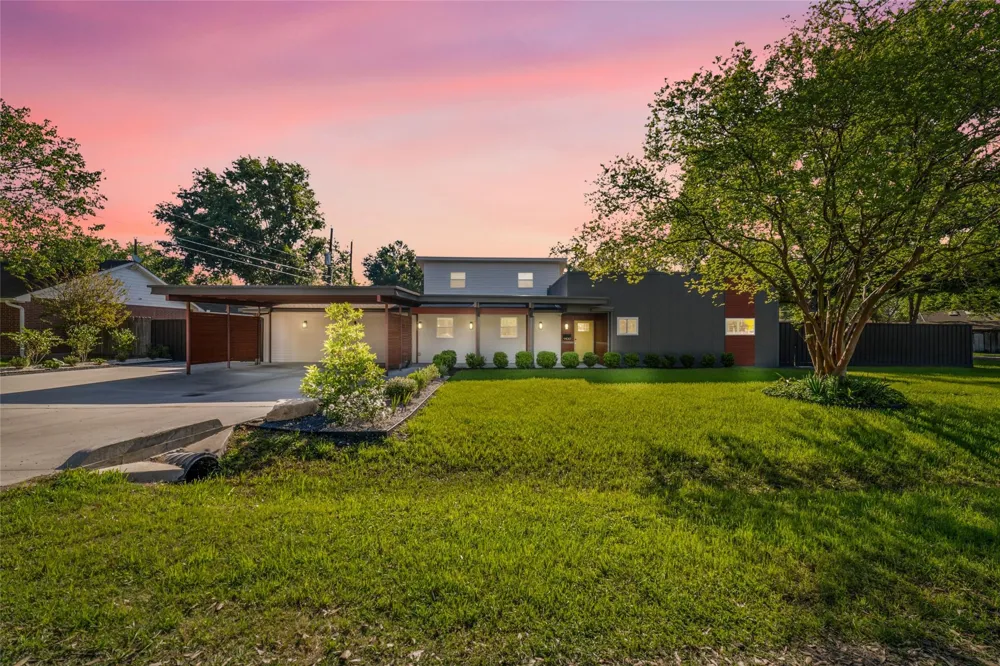 9400 Spring Branch Drive Houston, TX 77080