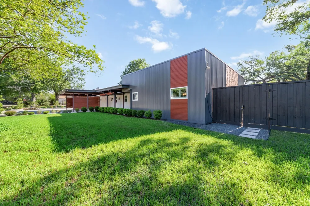 9400 Spring Branch Drive Houston, TX 77080