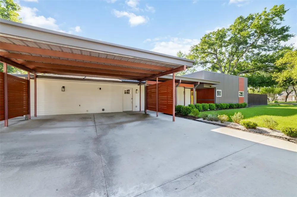 9400 Spring Branch Drive Houston, TX 77080