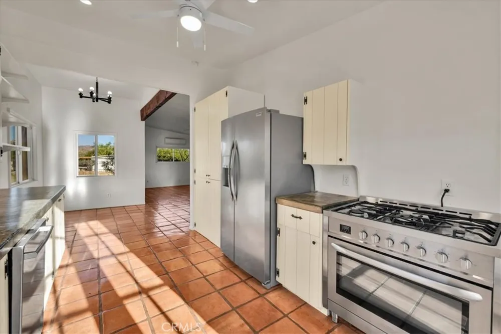 51039 Canyon Morongo Valley, CA 92256
