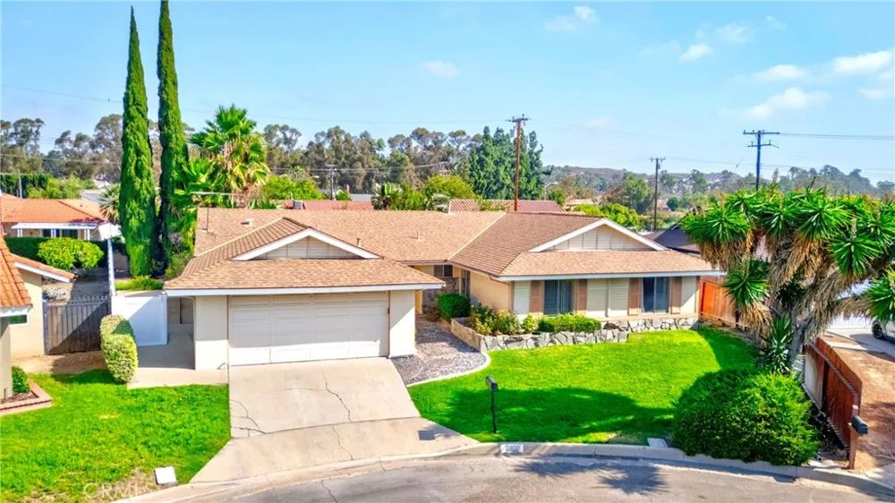 2300 Camino Escondido Fullerton, CA 92833