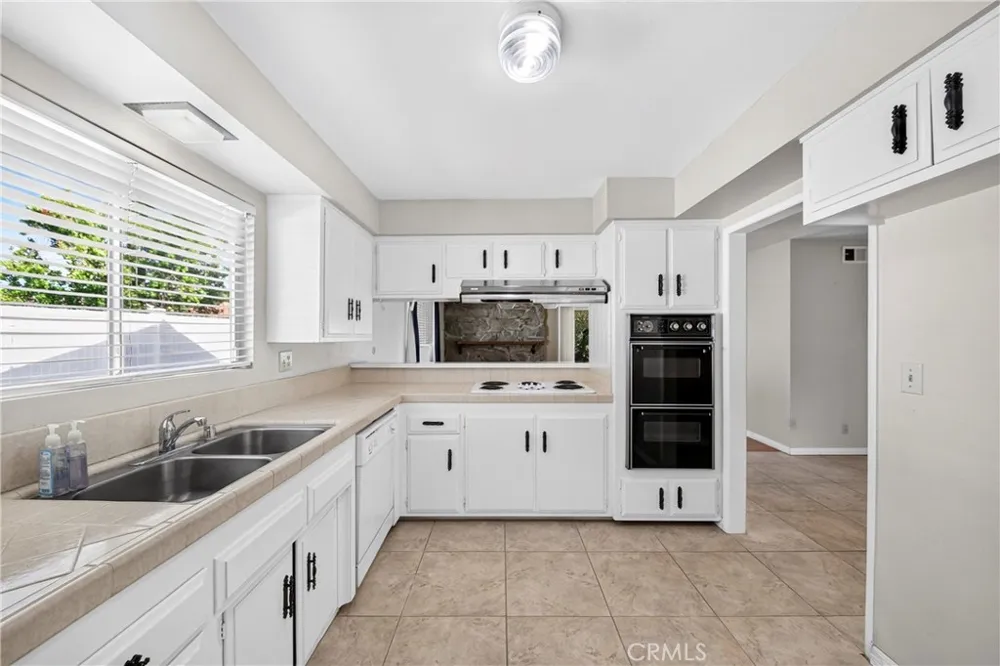 2300 Camino Escondido Fullerton, CA 92833