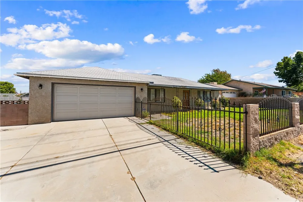 41726 55th W Lancaster, CA 93536