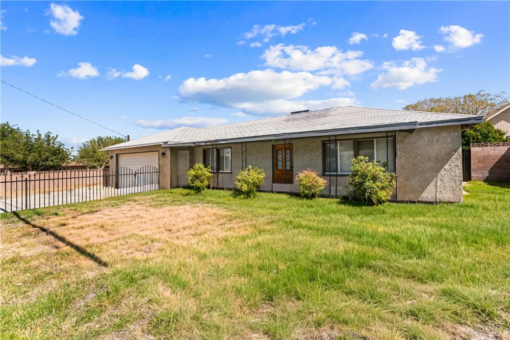 41726 55th W Lancaster, CA 93536