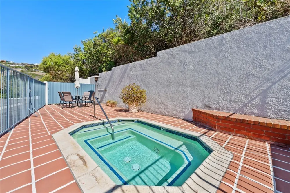132 Avenida Presidio San Clemente, CA 92672
