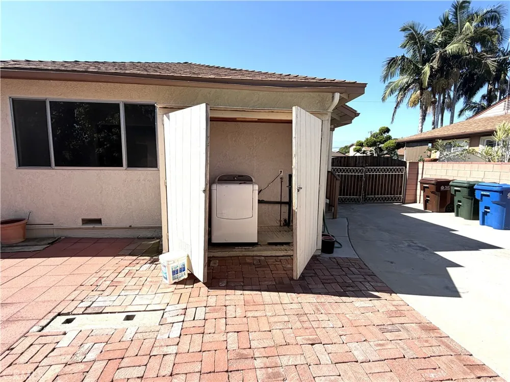 824 Meeker Avenue La Puente, CA 91746