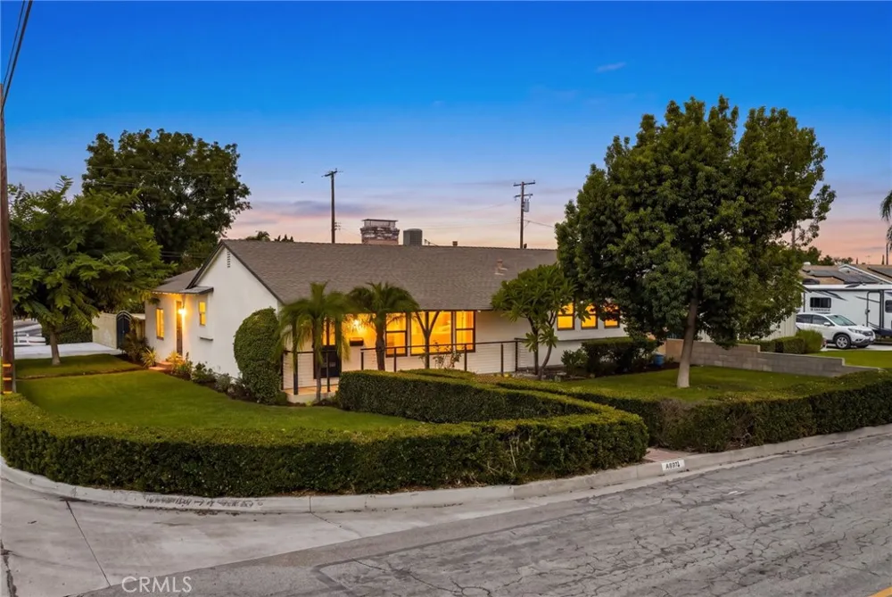 4805 Vecino Covina, CA 91722