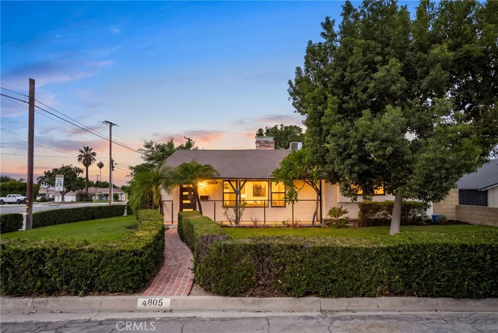 4805 Vecino Covina, CA 91722