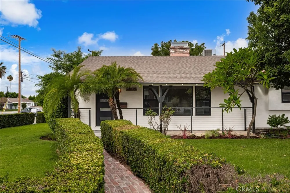 4805 Vecino Covina, CA 91722