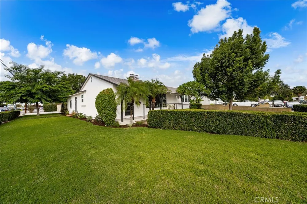 4805 Vecino Covina, CA 91722