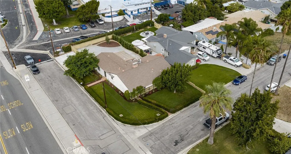 4805 Vecino Covina, CA 91722