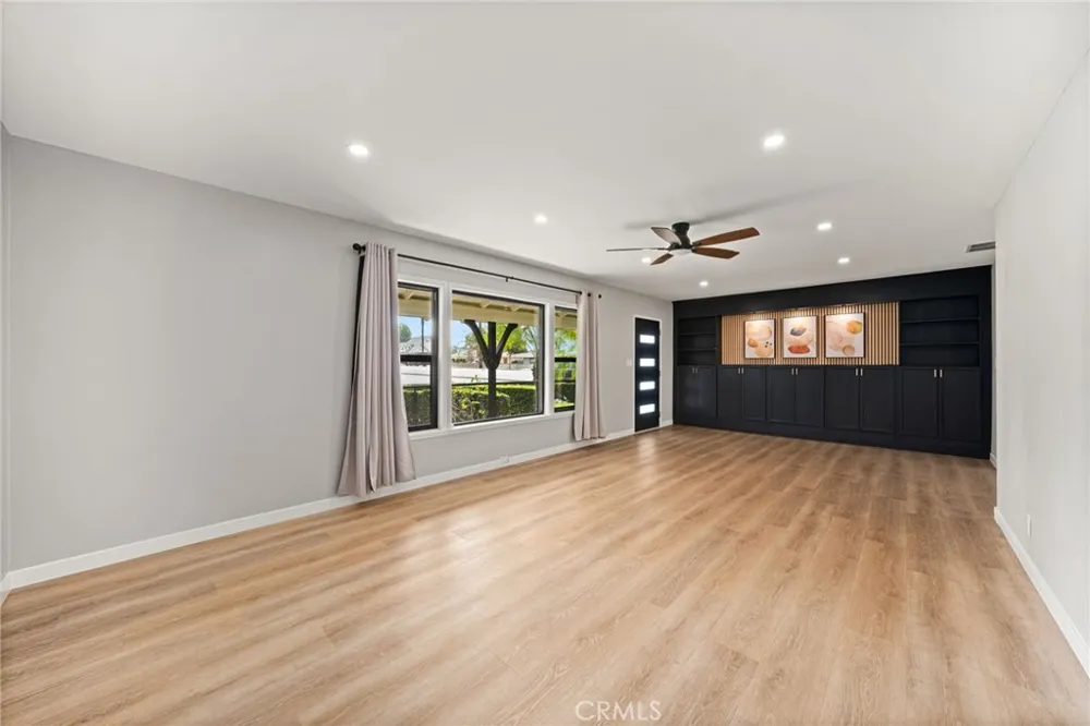 4805 Vecino Covina, CA 91722