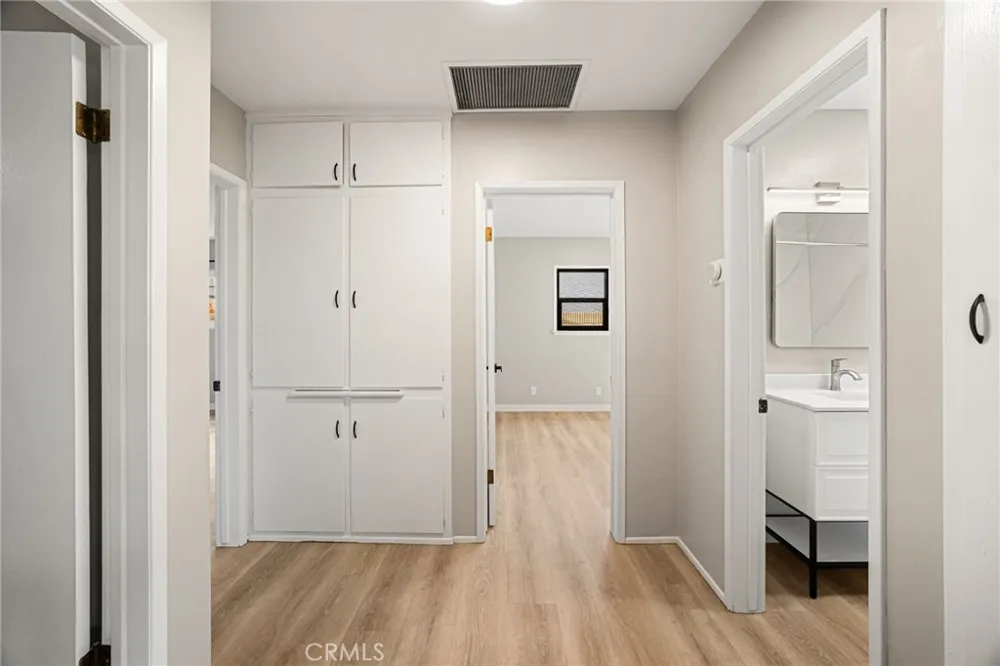 4805 Vecino Covina, CA 91722