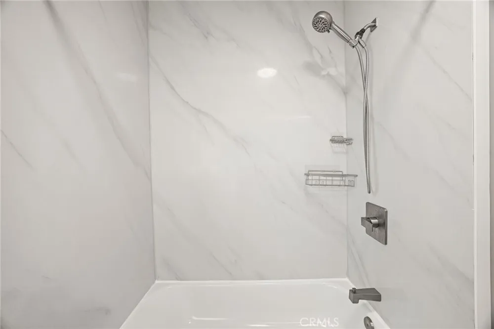 4805 Vecino Covina, CA 91722
