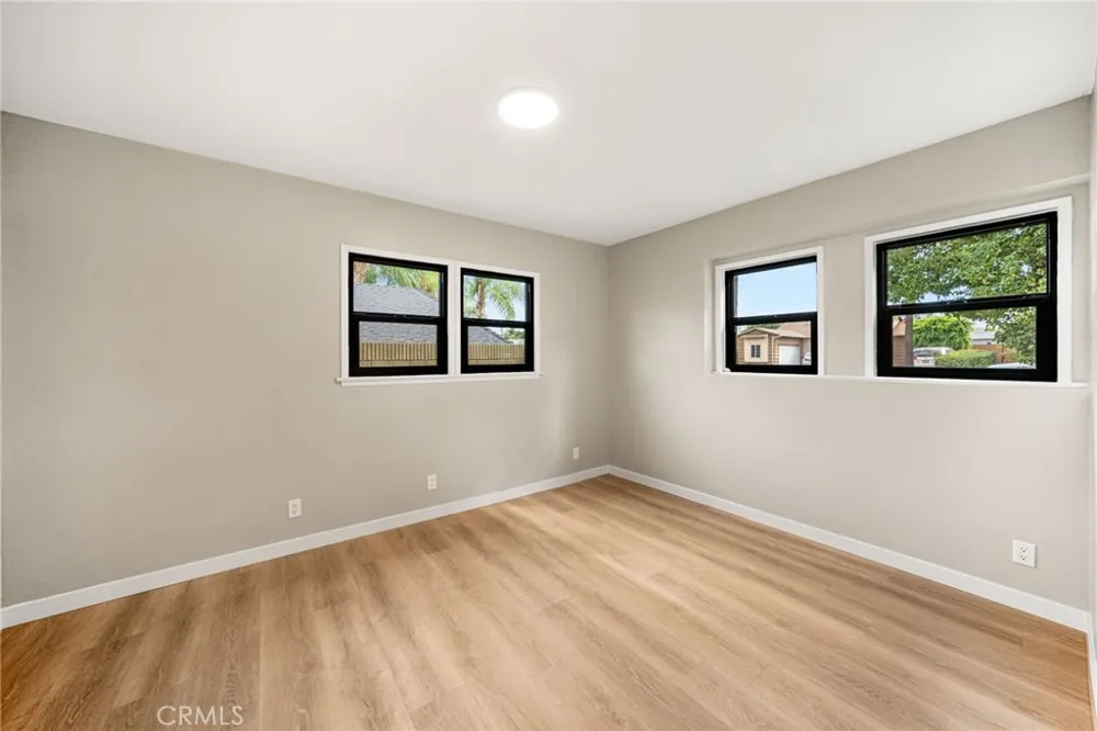 4805 Vecino Covina, CA 91722