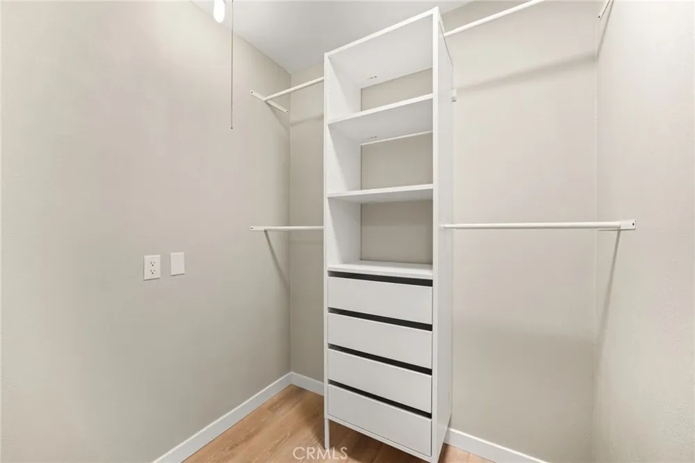 4805 Vecino Covina, CA 91722
