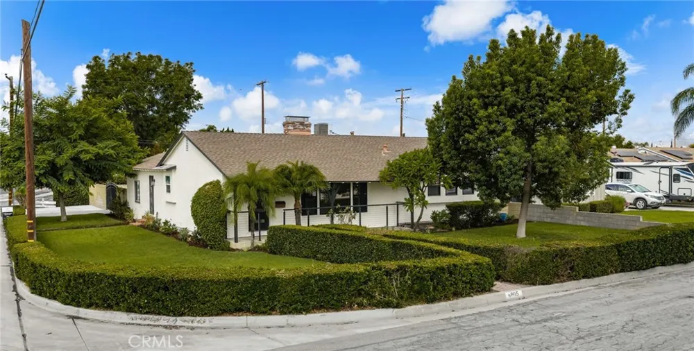 4805 Vecino Covina, CA 91722