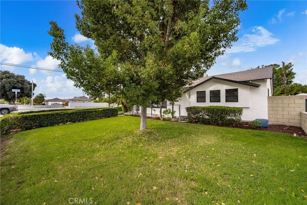 4805 Vecino Covina, CA 91722